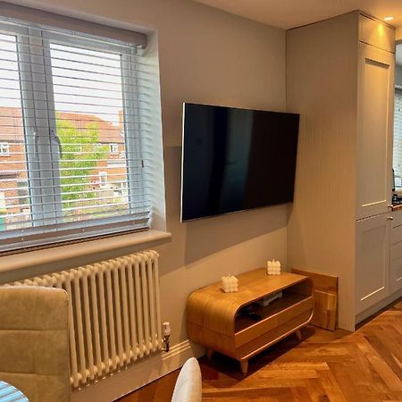 A Luxury 2 Bedroom Apartment Barnet Eksteriør billede