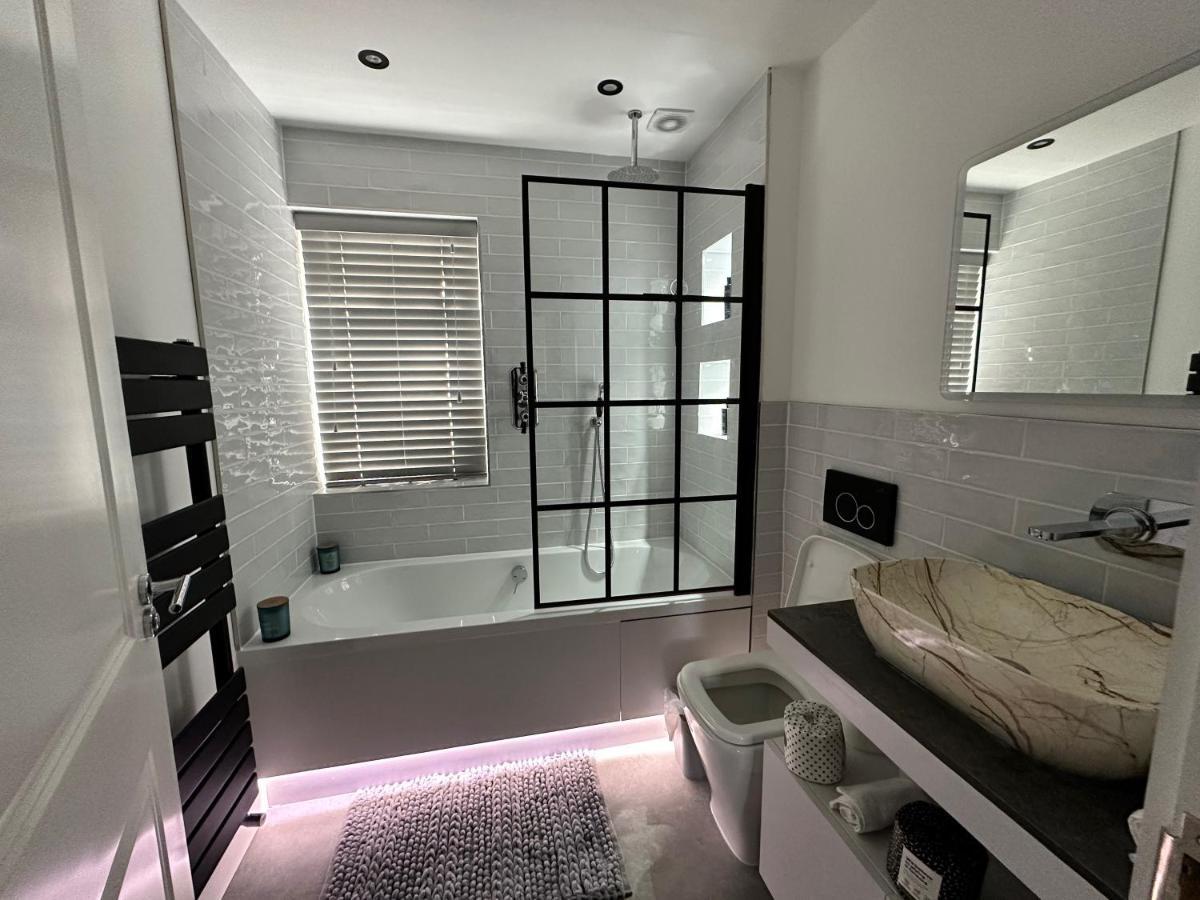 A Luxury 2 Bedroom Apartment Barnet Eksteriør billede